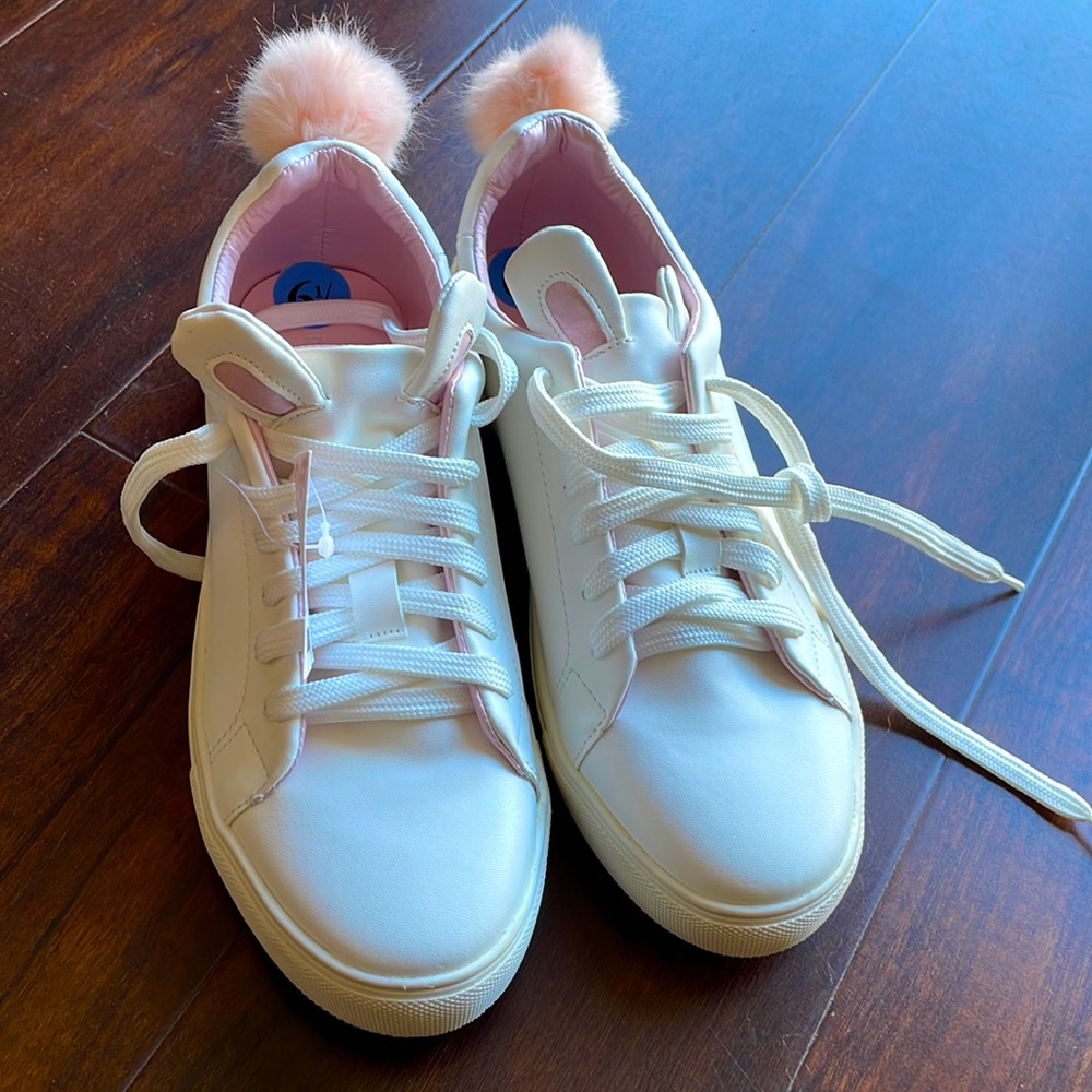 Super cute madden girl sneaker